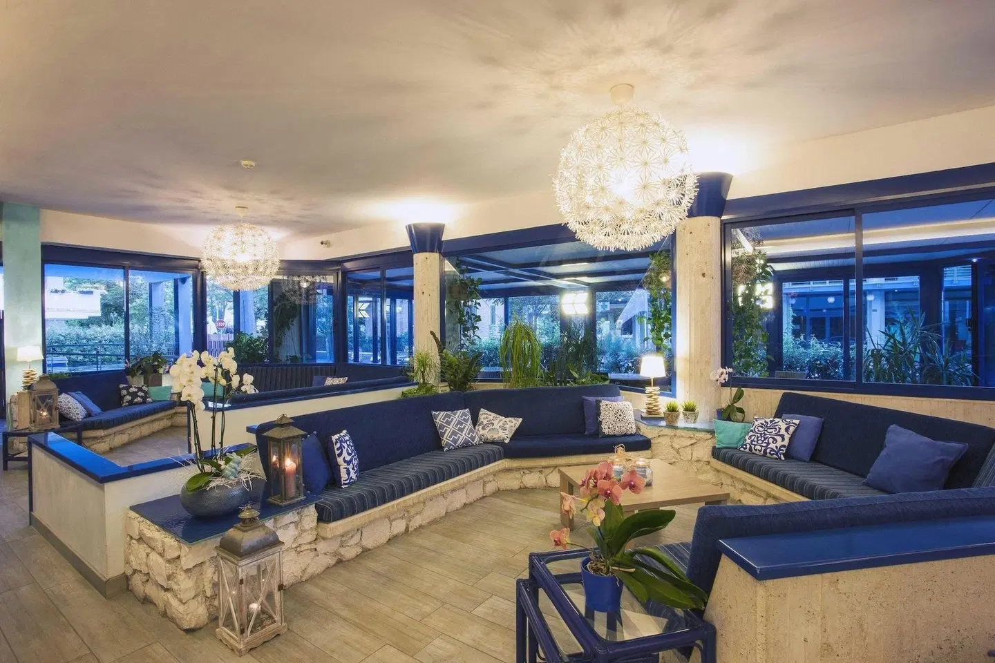 Napoleon LOUNGE_LOBBY