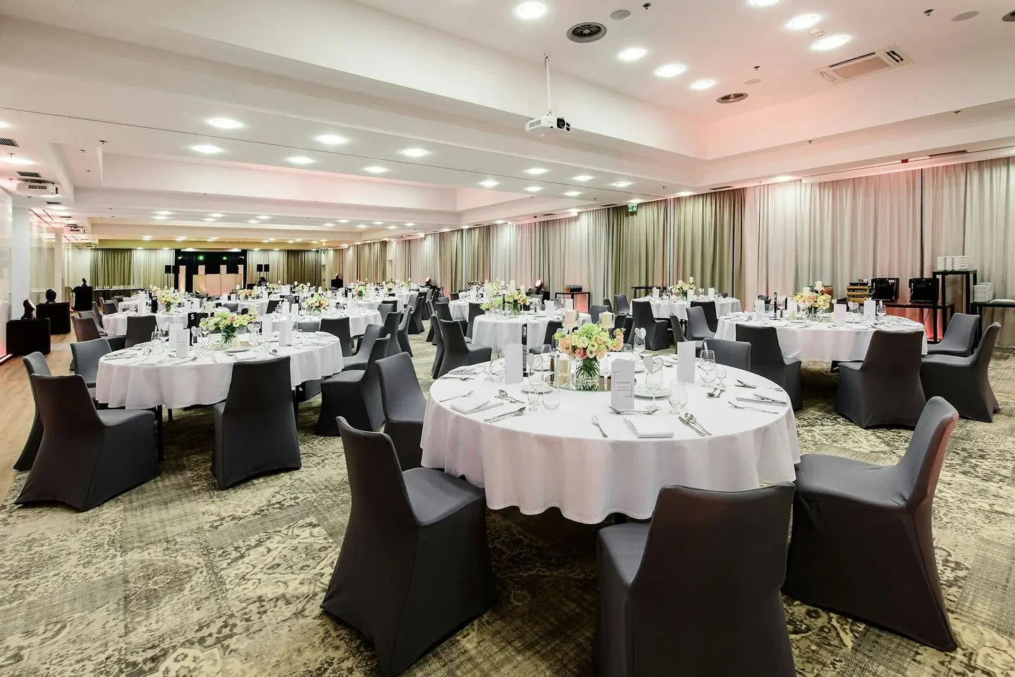 Courtyard by Marriott Warsaw Airport Restaurant