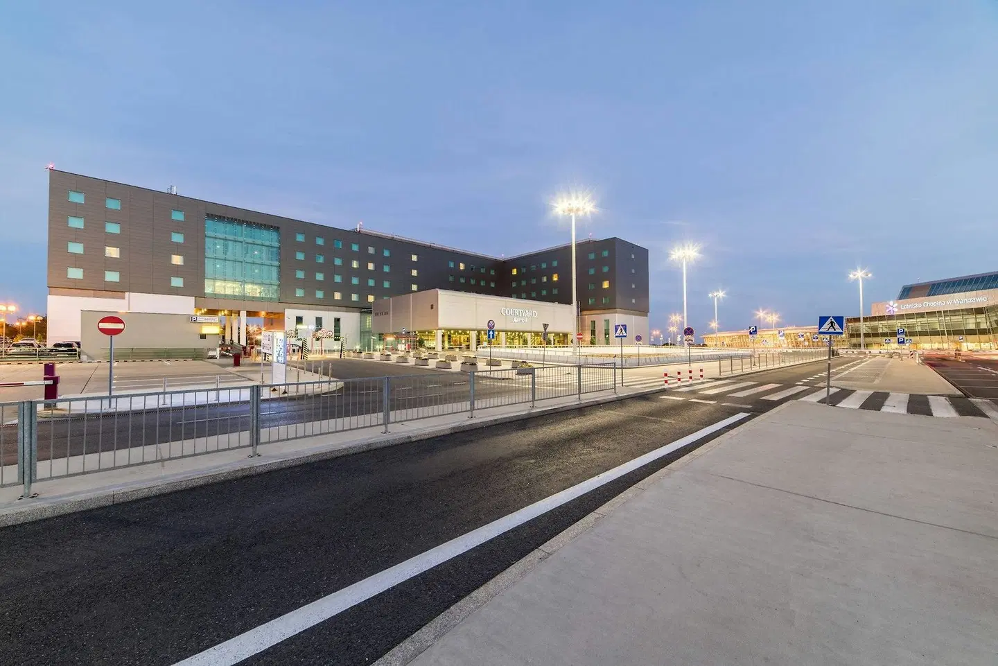 Courtyard by Marriott Warsaw Airport Terrasse