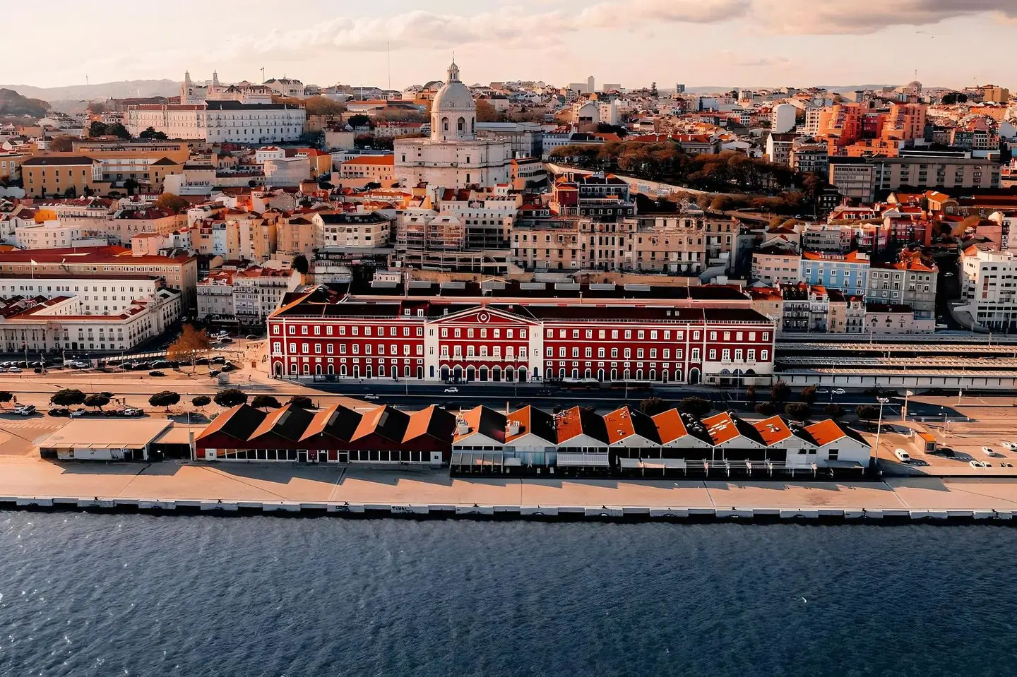 The Editory Riverside Santa Apolonia EXTERIOR