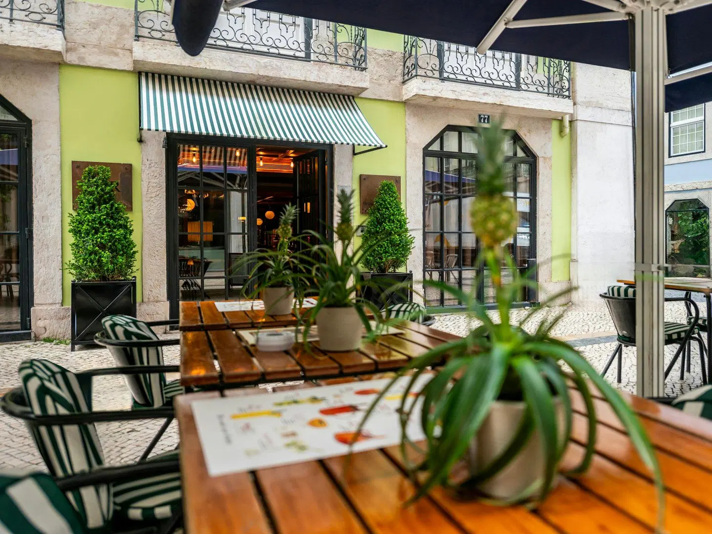 Browns Central Hotel Terrasse
