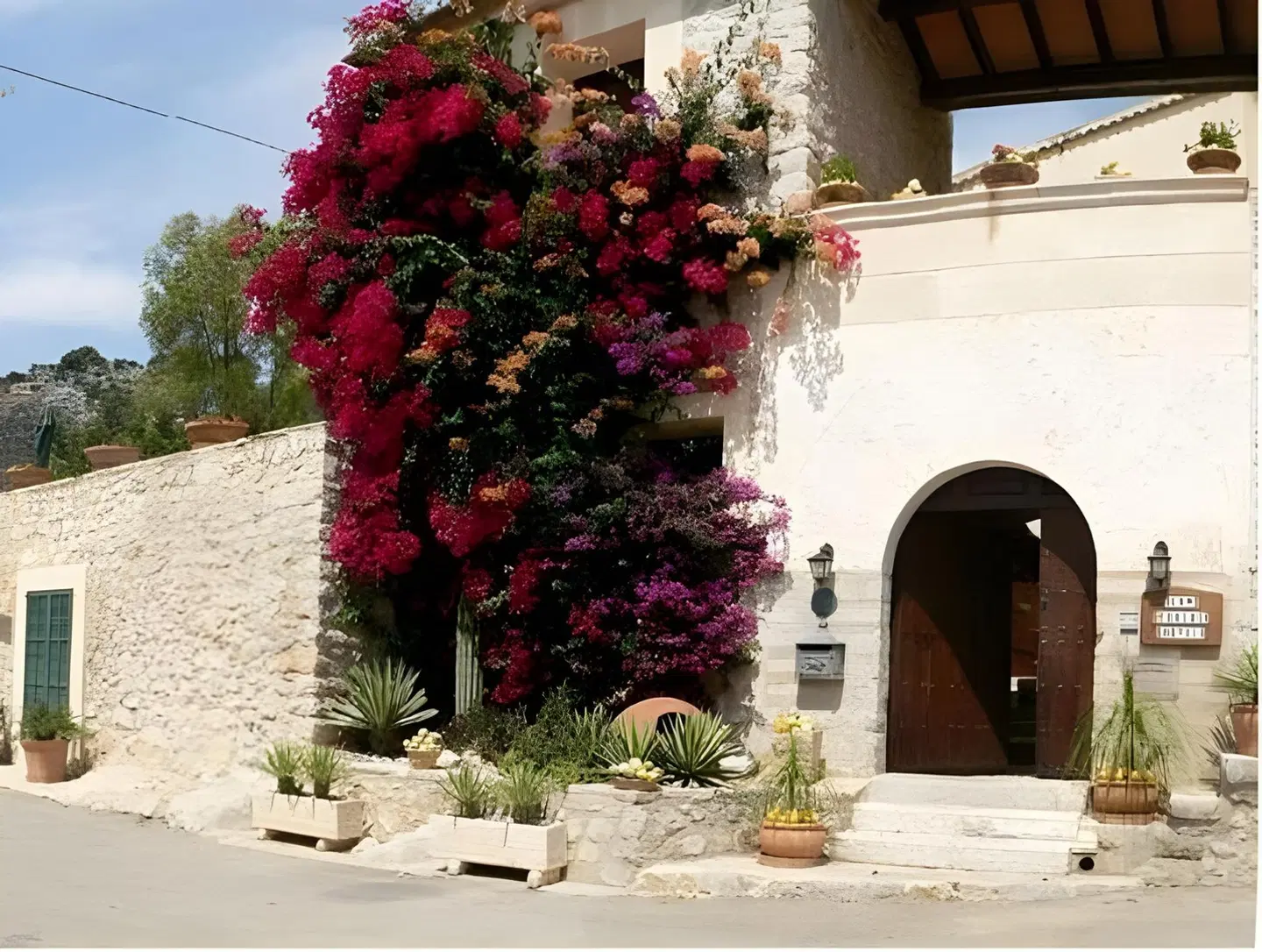 Rural New Can Furios EXTERIOR