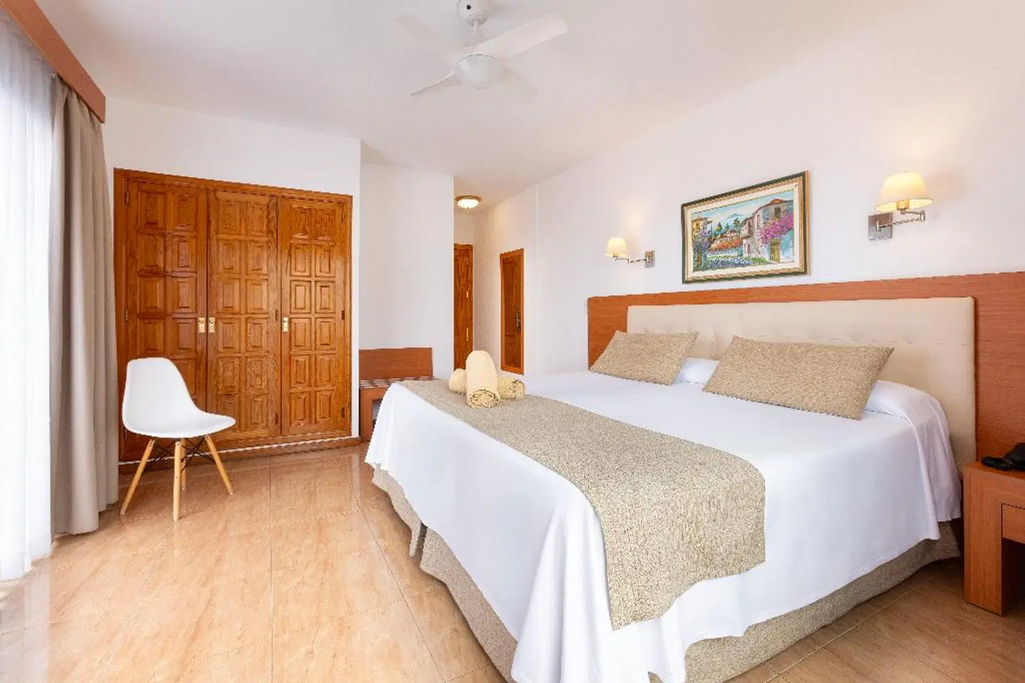 Don Manolito ROOM_EXAMPLE