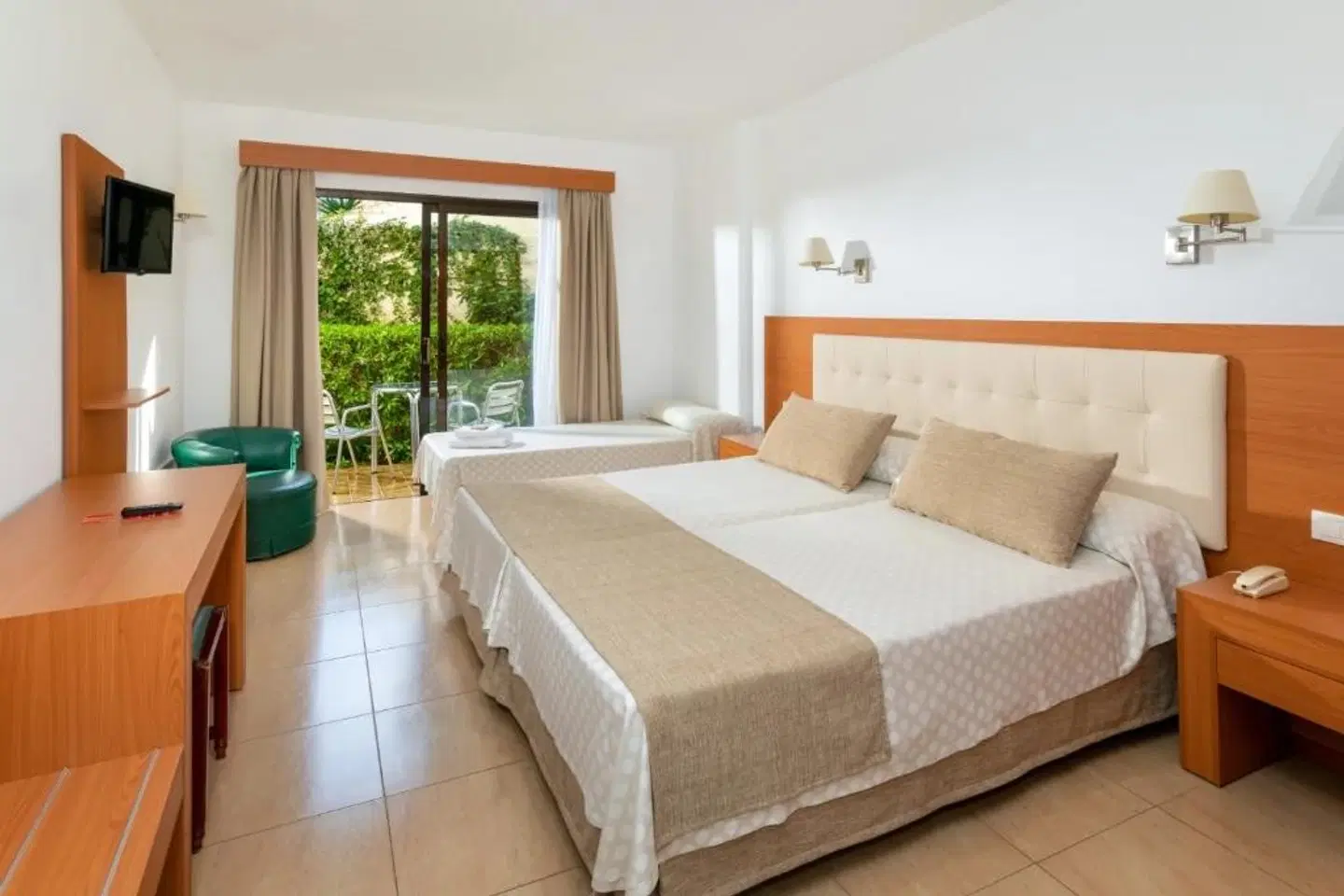 Don Manolito ROOM_EXAMPLE