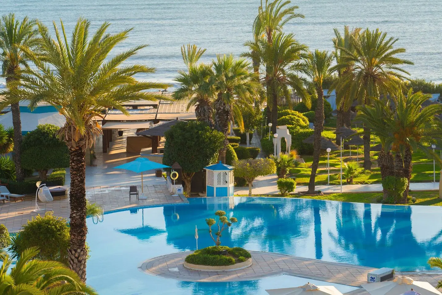 Sentido Bellevue Park OUTDOOR_POOL