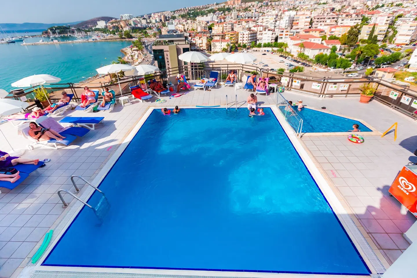 Derici Hotel OUTDOOR_POOL