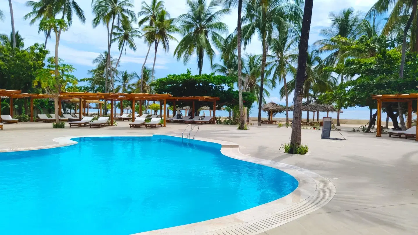 JAZ Amaluna Adults Only OUTDOOR_POOL