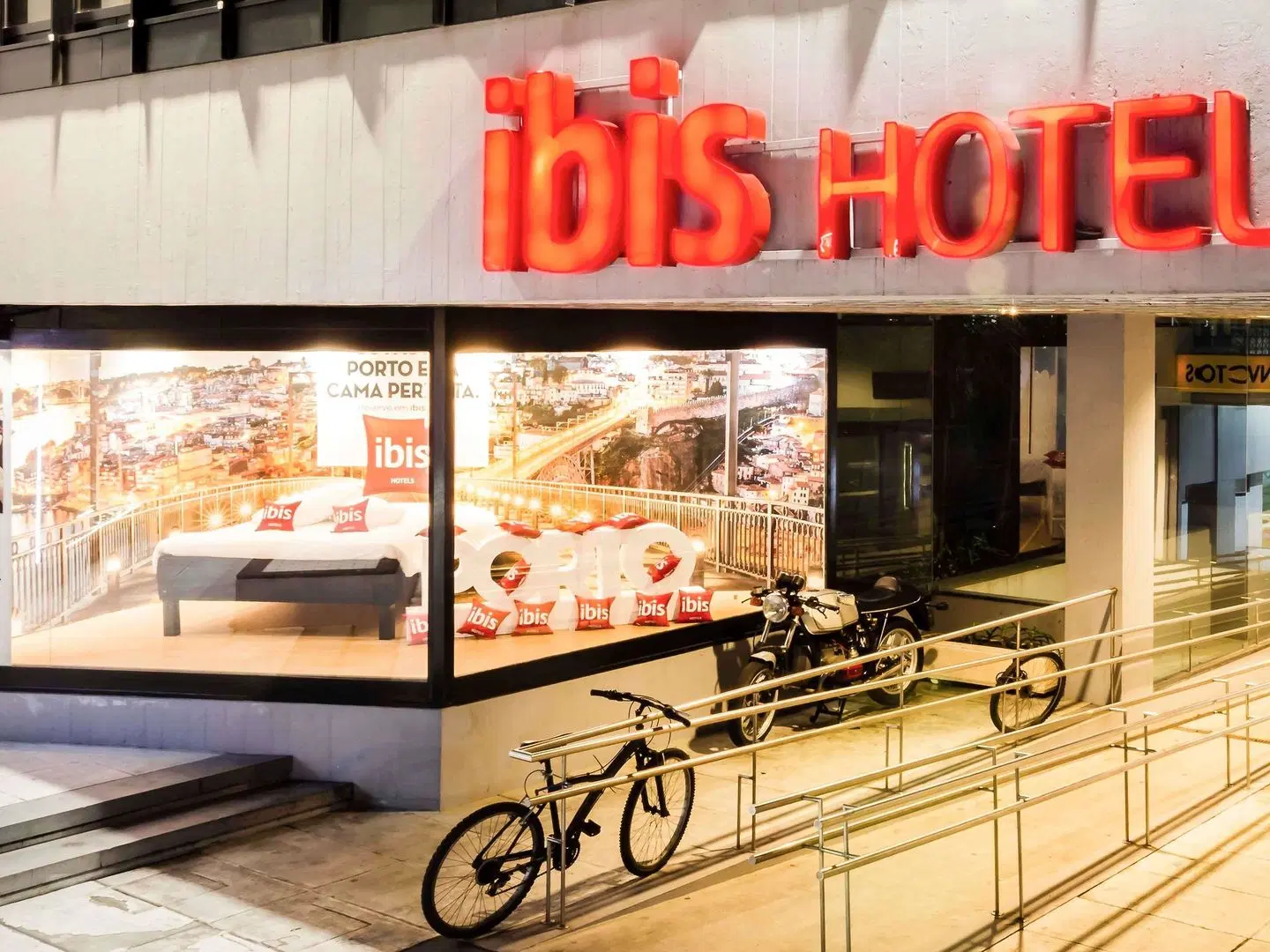 ibis Porto Centro Restaurant