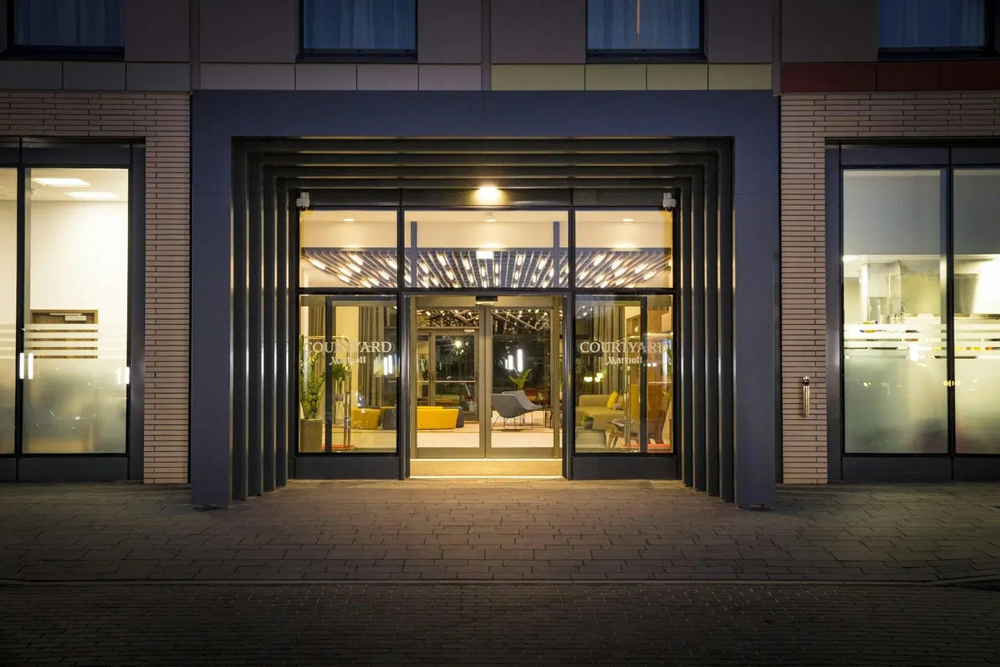Courtyard by Marriott Edinburgh West EXTERIOR