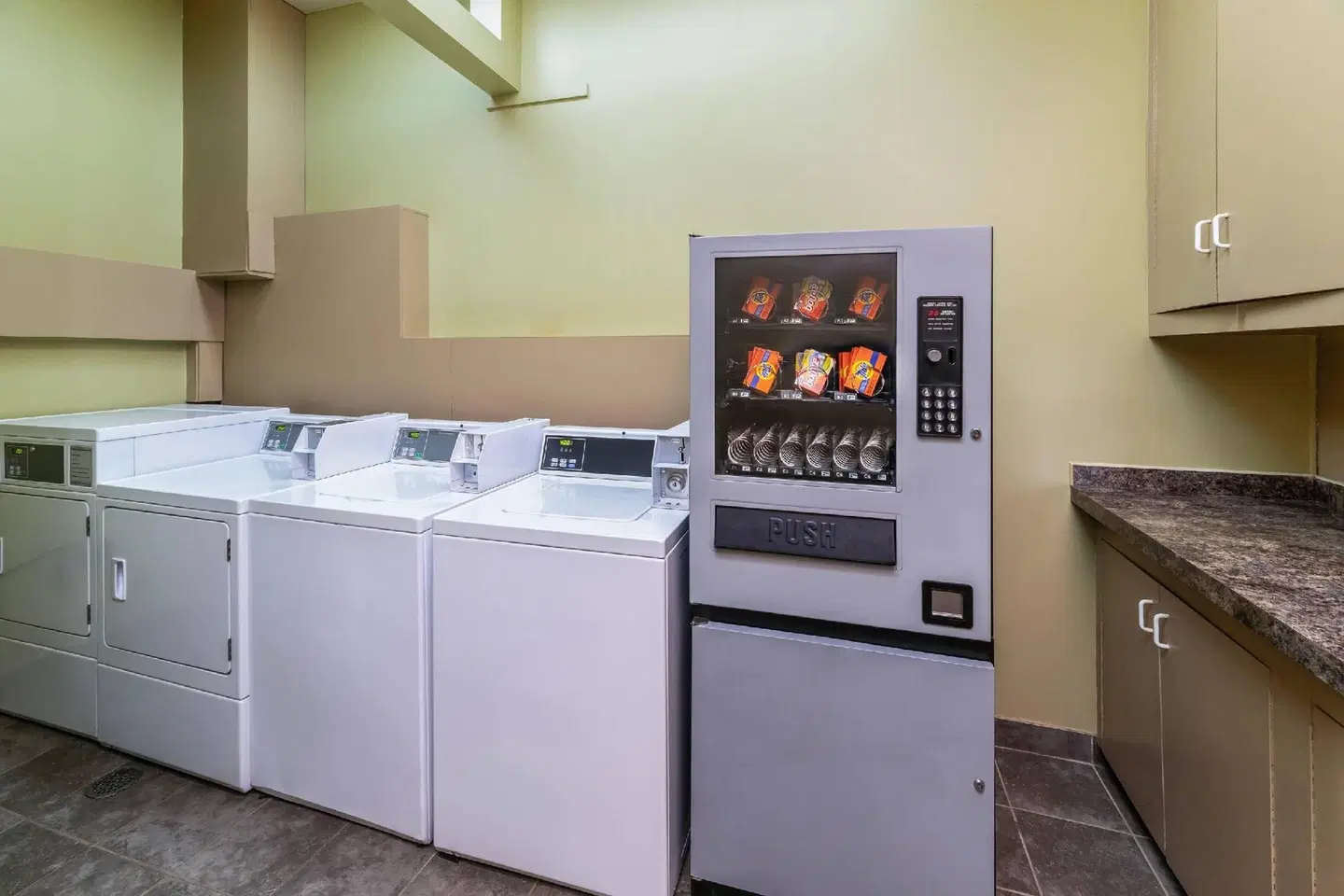 Quality Inn & Suites High Level ROOM_EXAMPLE