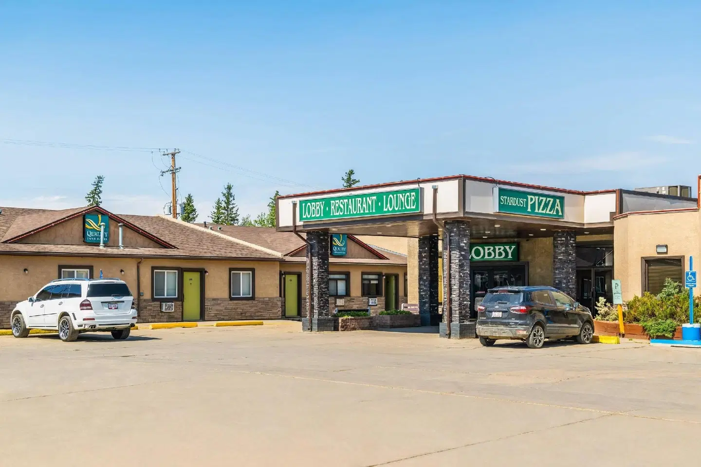 Quality Inn & Suites High Level EXTERIOR