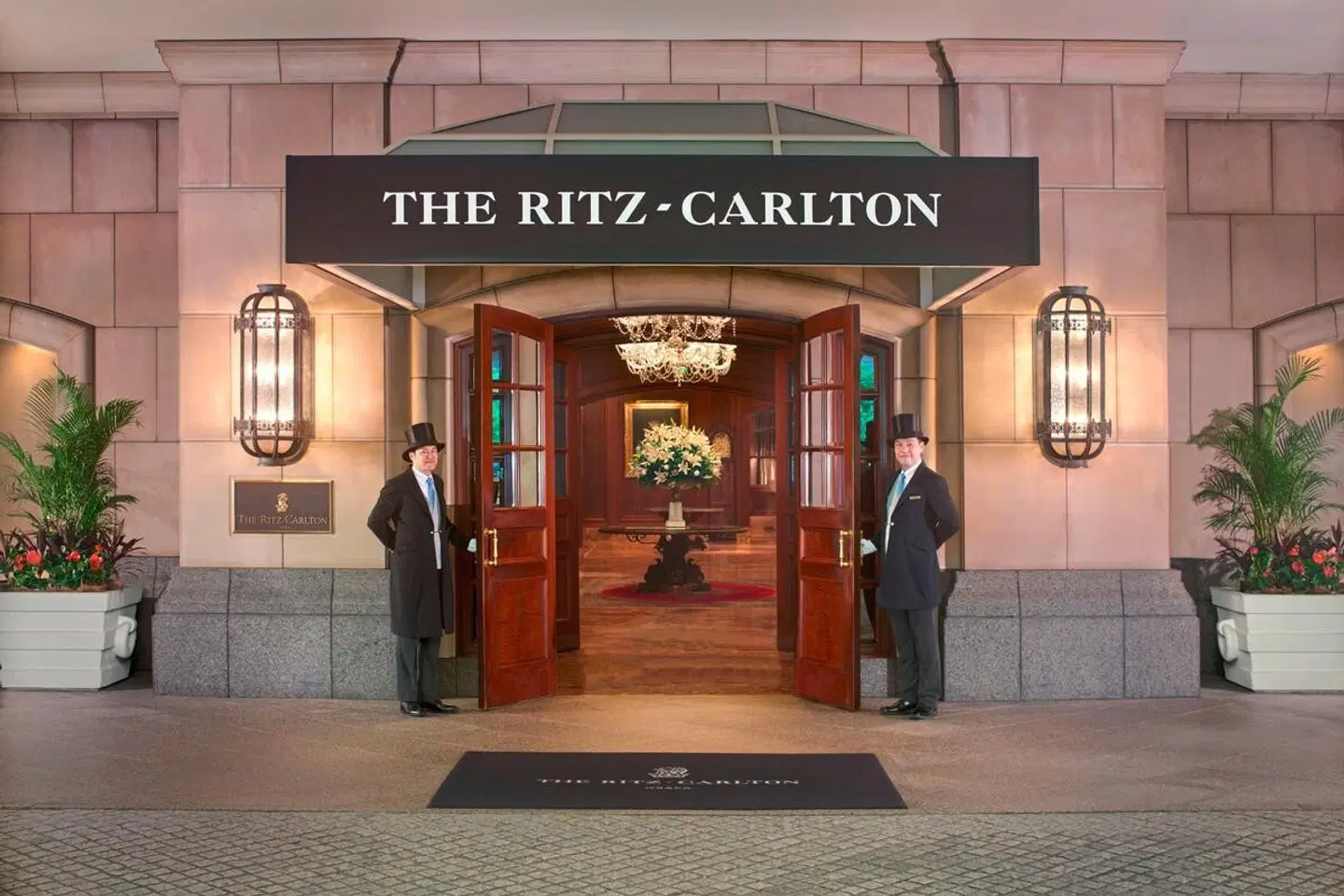 The Ritz-Carlton, Osaka EXTERIOR