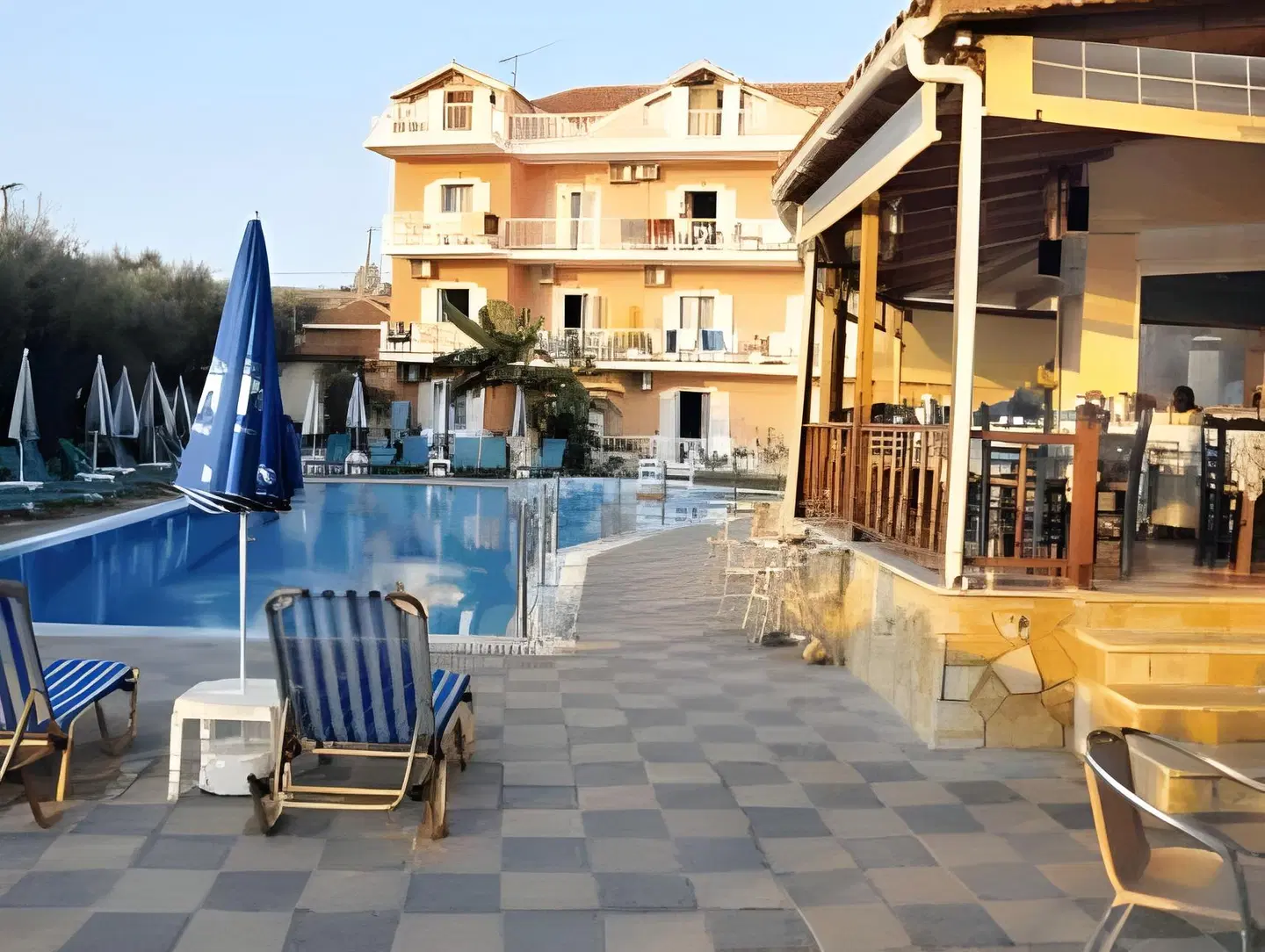 Amoudi Hotel Studios Apartments OUTDOOR_POOL
