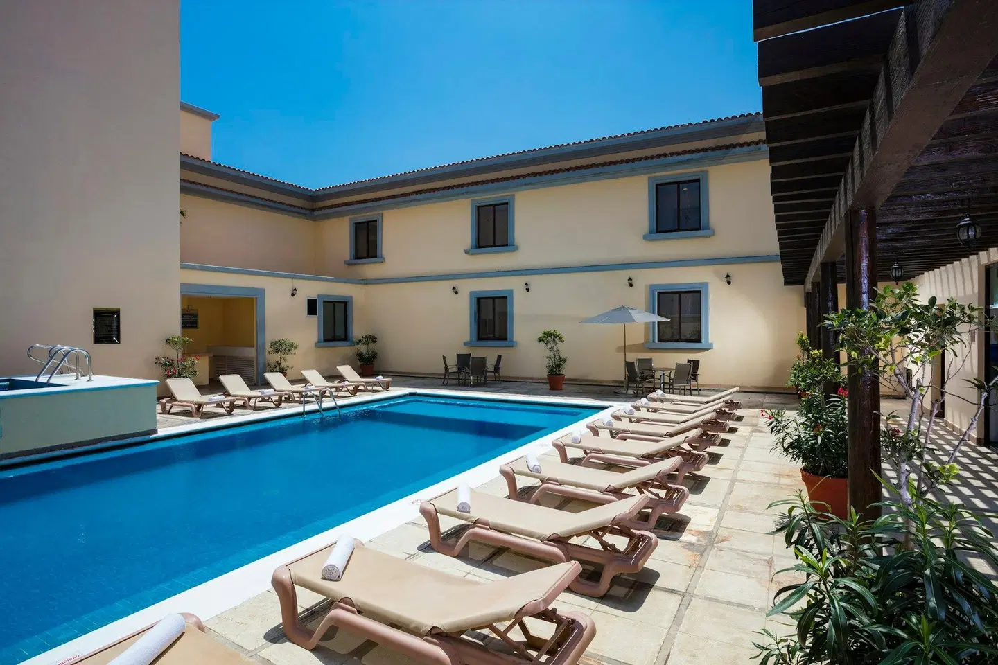 Fiesta Inn Veracruz Malecon OUTDOOR_POOL
