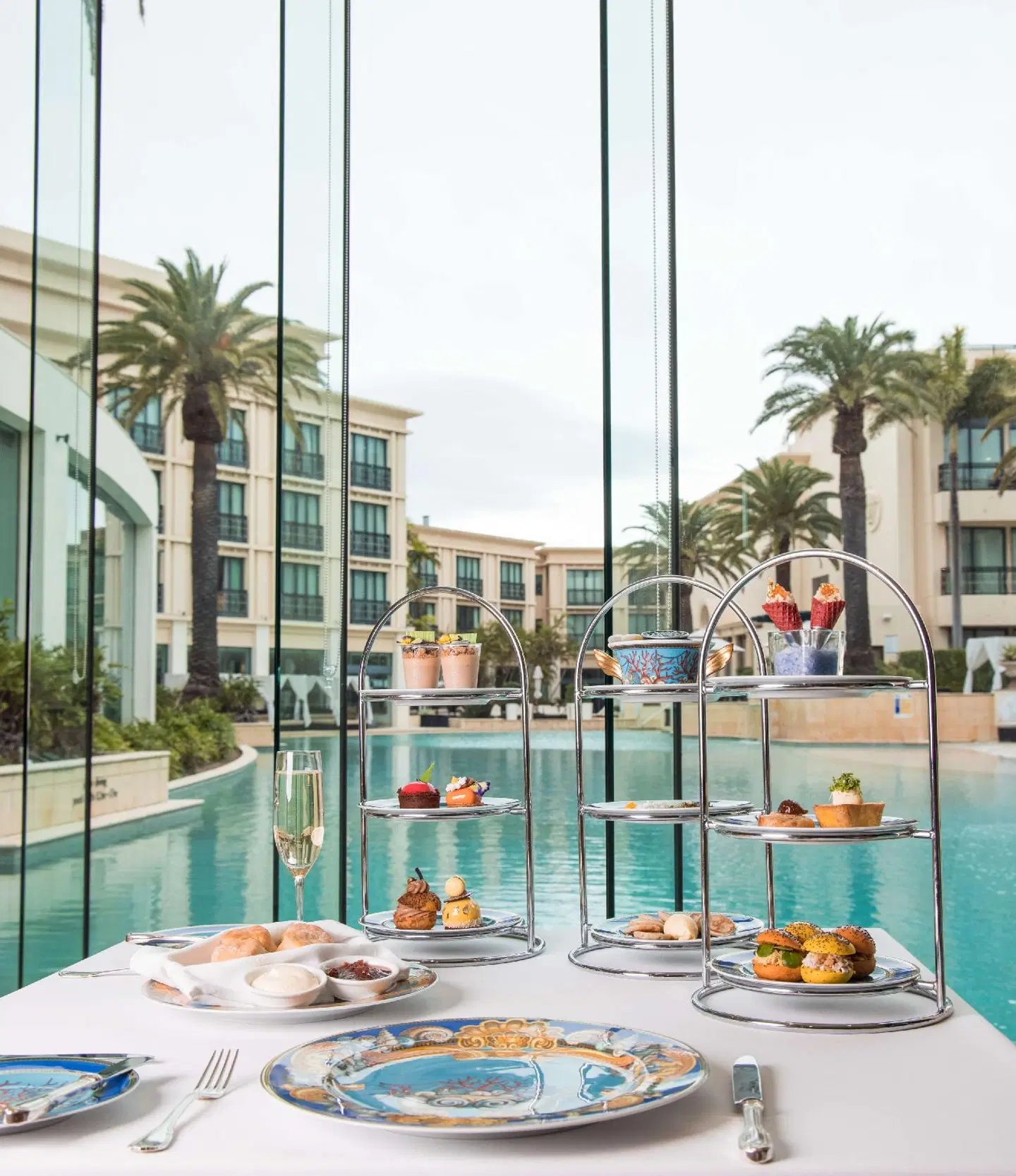 Imperial Hotel Gold Coast OUTDOOR_POOL
