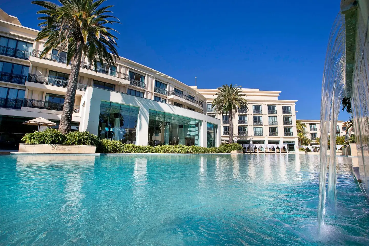 Imperial Hotel Gold Coast OUTDOOR_POOL