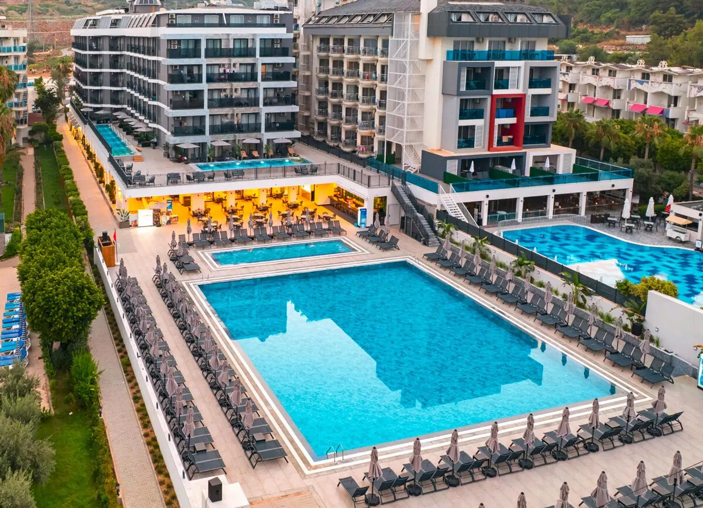 Nova Life Hotel OUTDOOR_POOL
