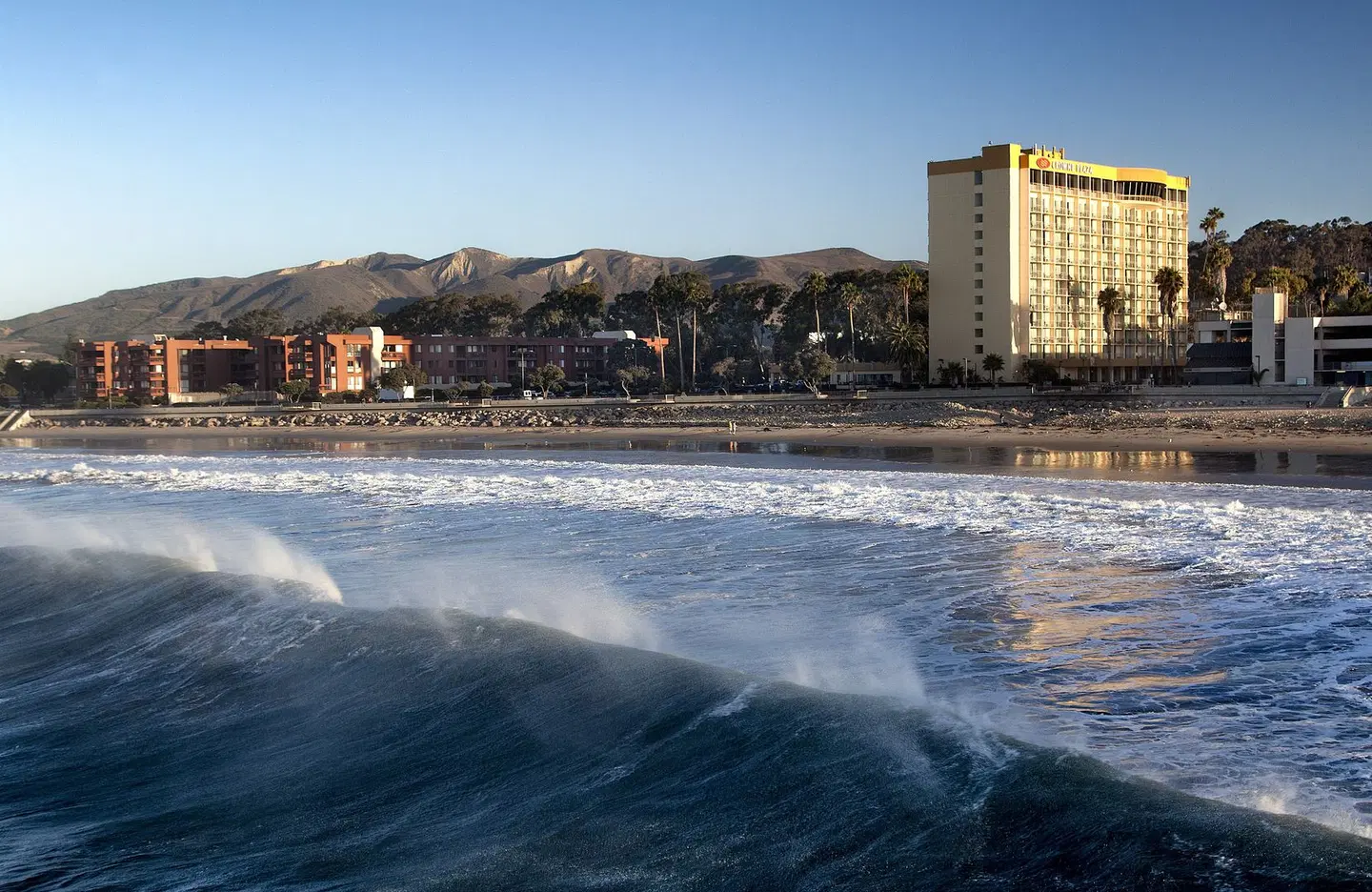 Crowne Plaza Hotel Ventura Beach by IHG LANDSCAPE