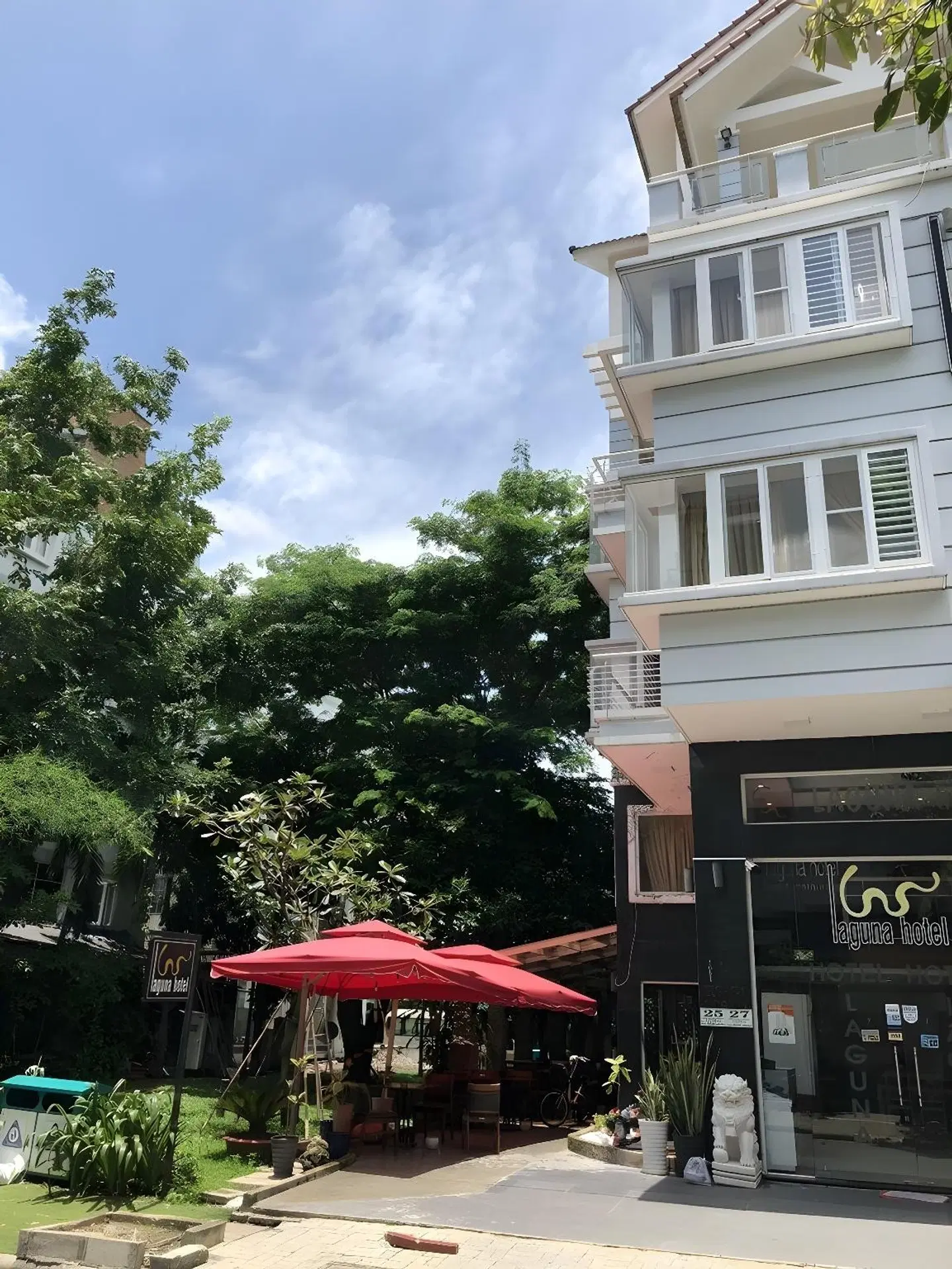 Laguna Hotel EXTERIOR