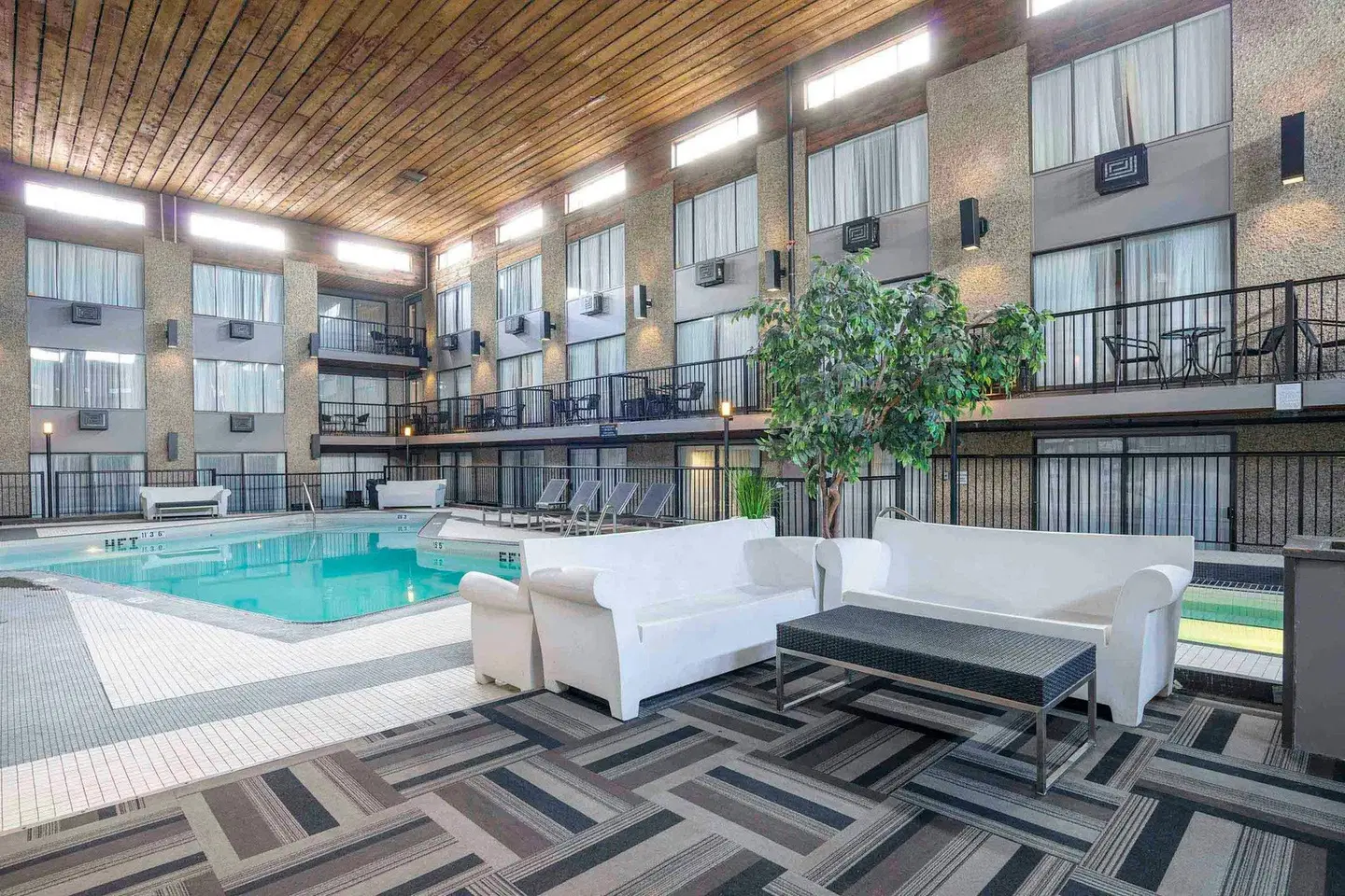 Sandman Hotel & Suites Kelowna Hallenbad