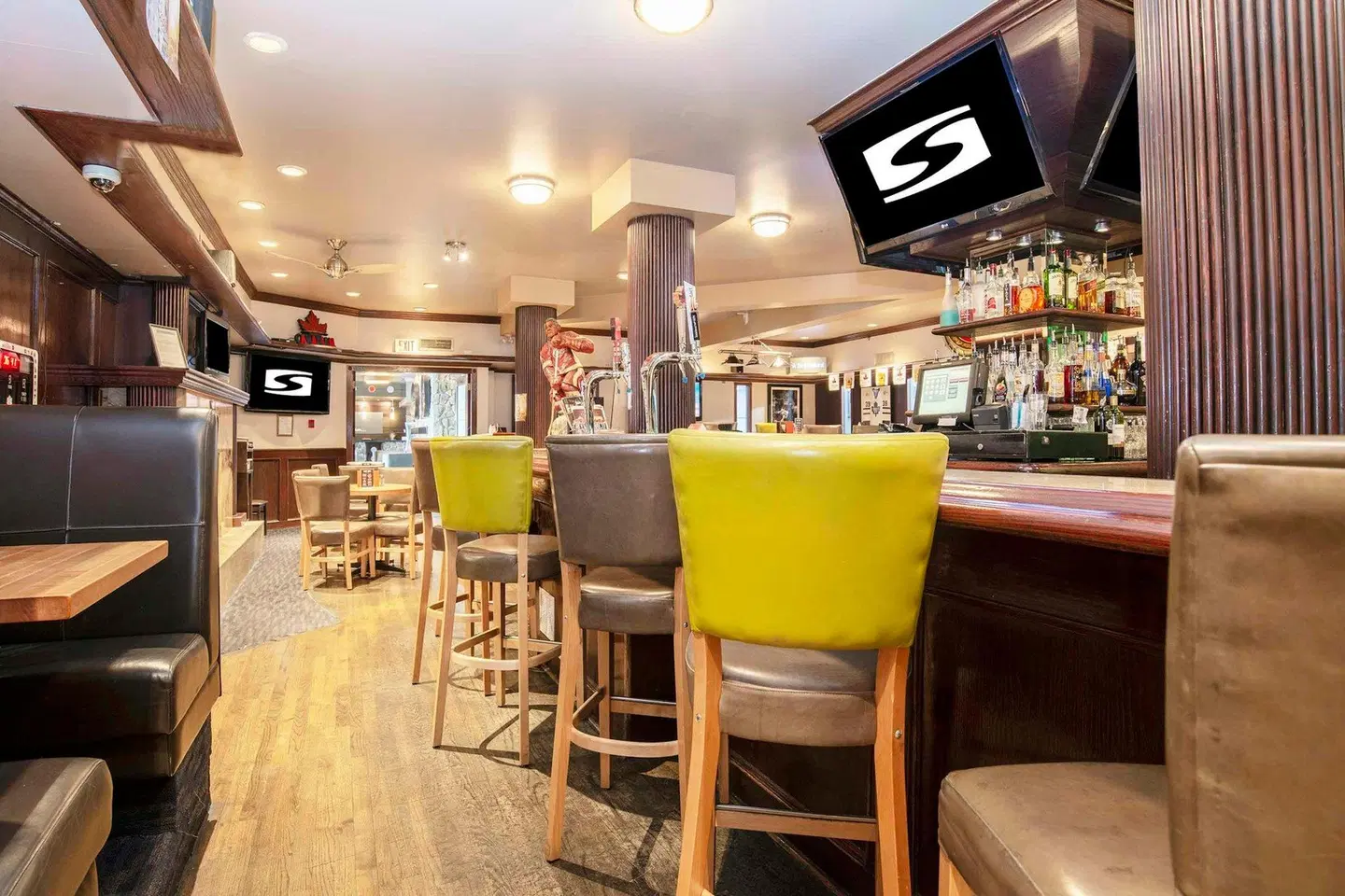 Sandman Hotel & Suites Kelowna Bar