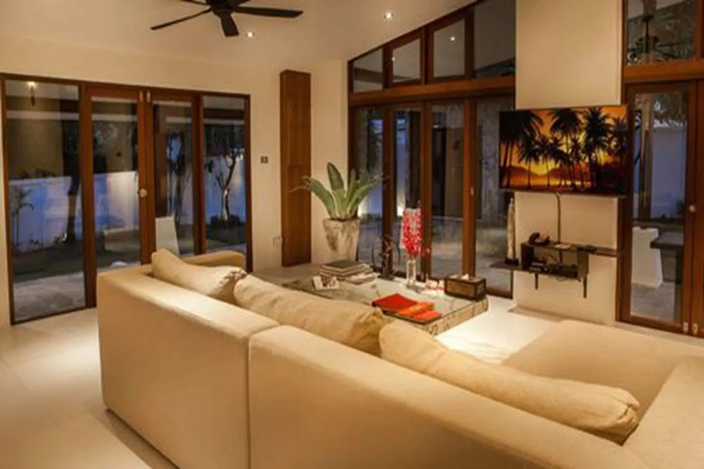 Beach Republic LOUNGE_LOBBY