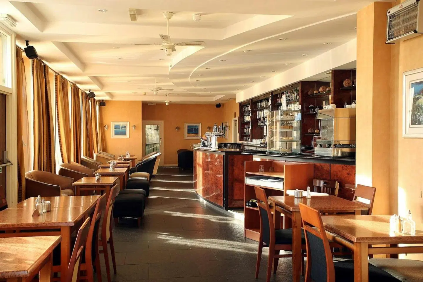 Pentland Hotel Bar