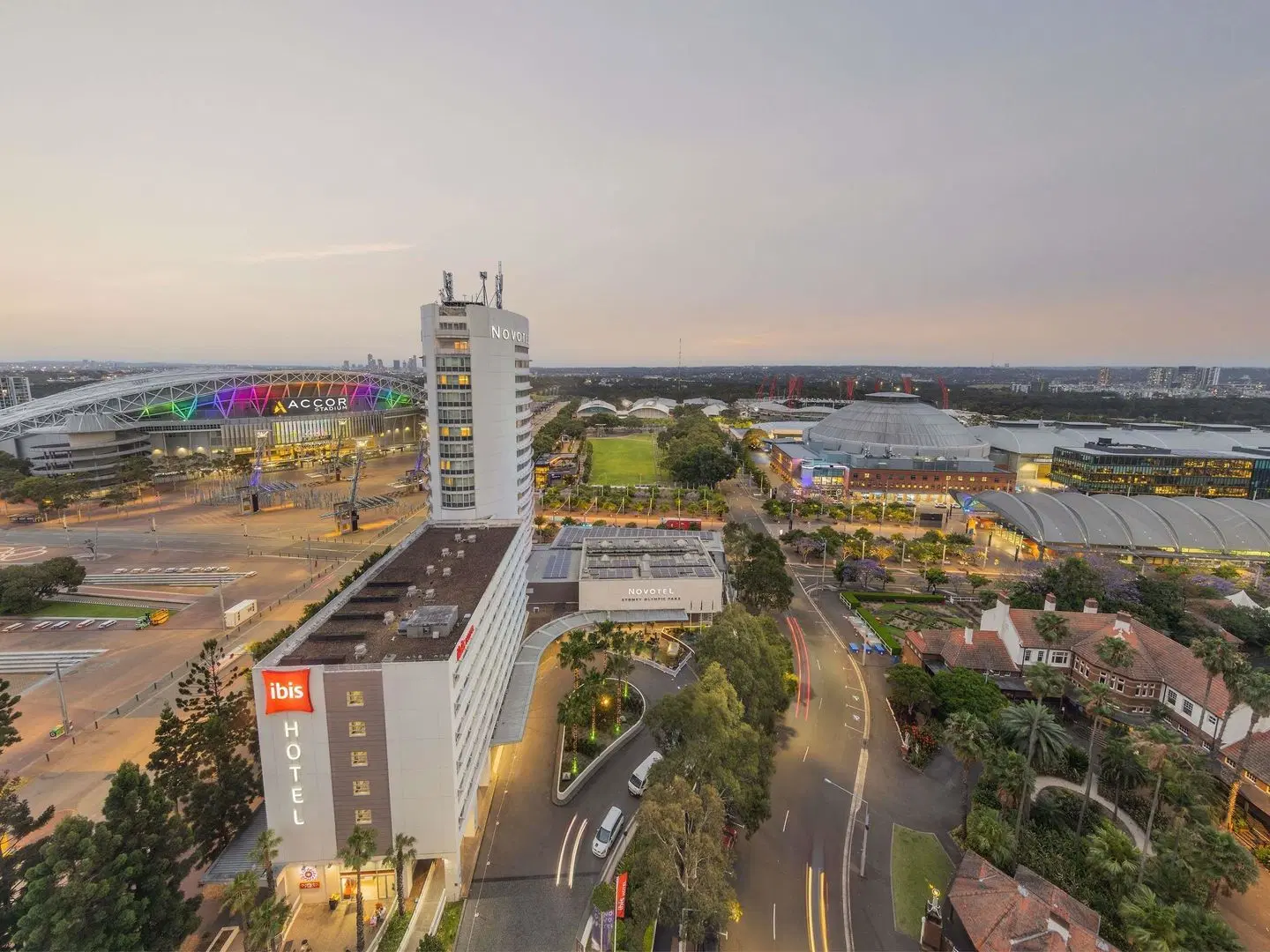 Novotel Sydney Olympic Park Hotel LANDSCAPE
