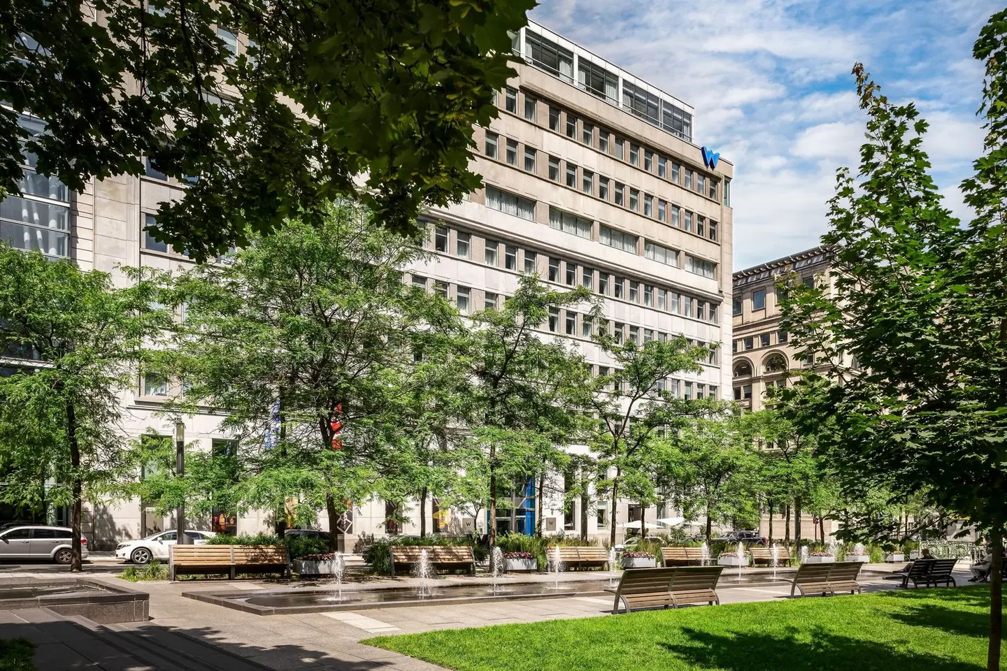 W Montréal EXTERIOR