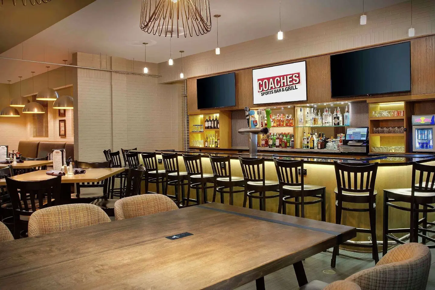 DoubleTree by Hilton Chicago Midway Airport Bar