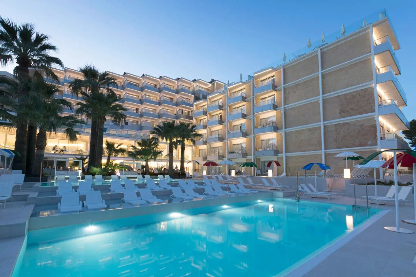 Reverence Mare OUTDOOR_POOL