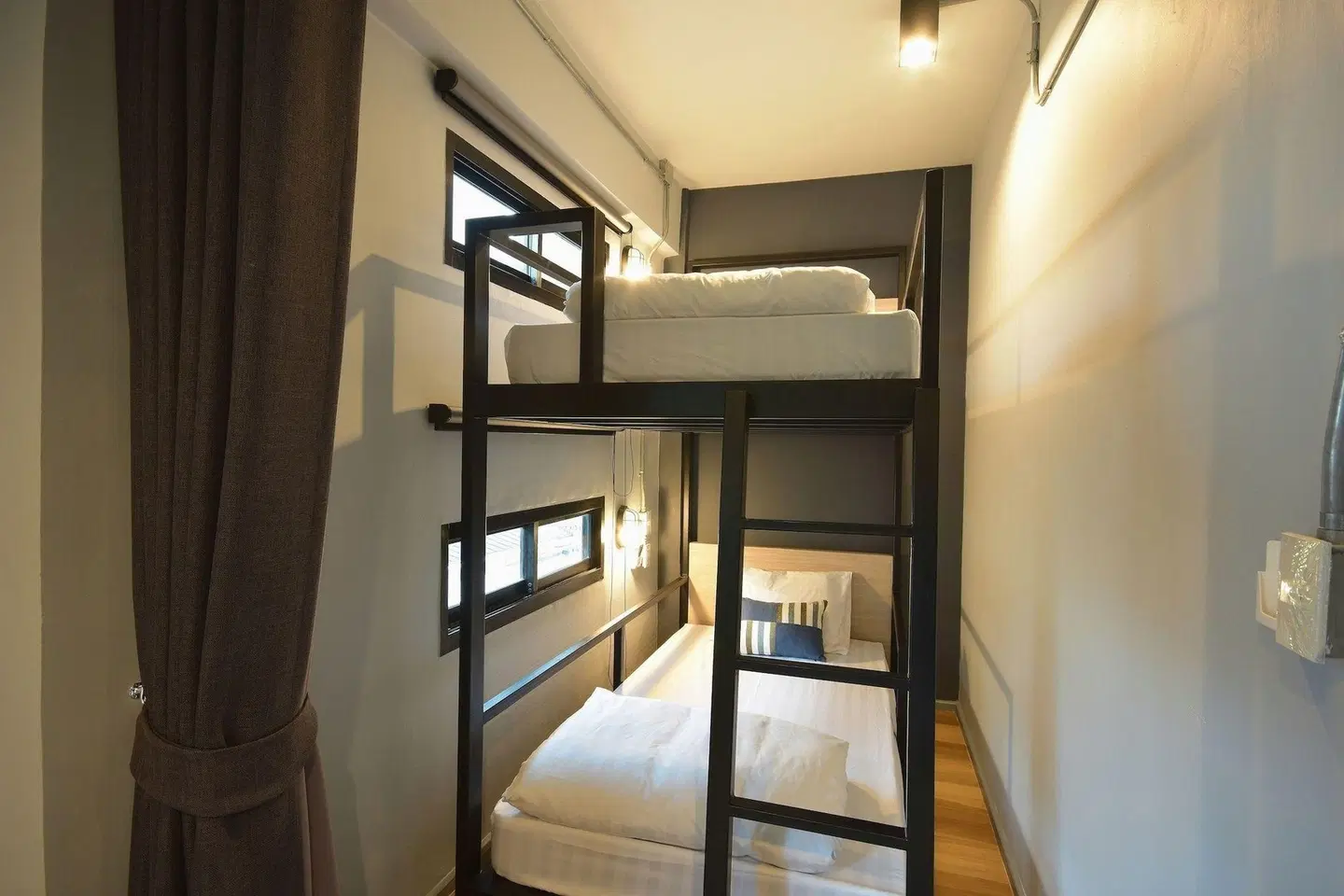 The Chatbox Silom Hostel ROOM_EXAMPLE