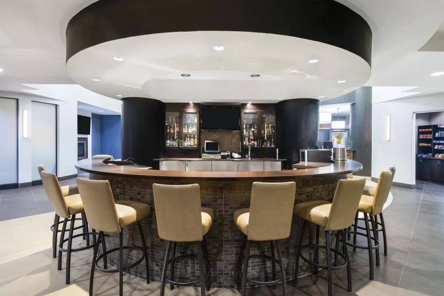 Best Western Premier Freeport Inn & Suites Bar