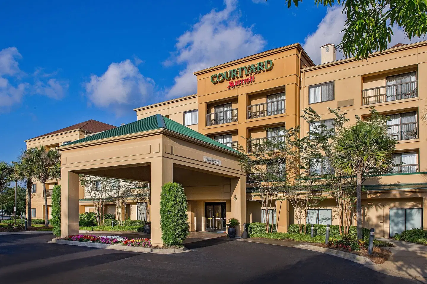Courtyard by Marriott Charleston Airport Coliseum EXTERIOR