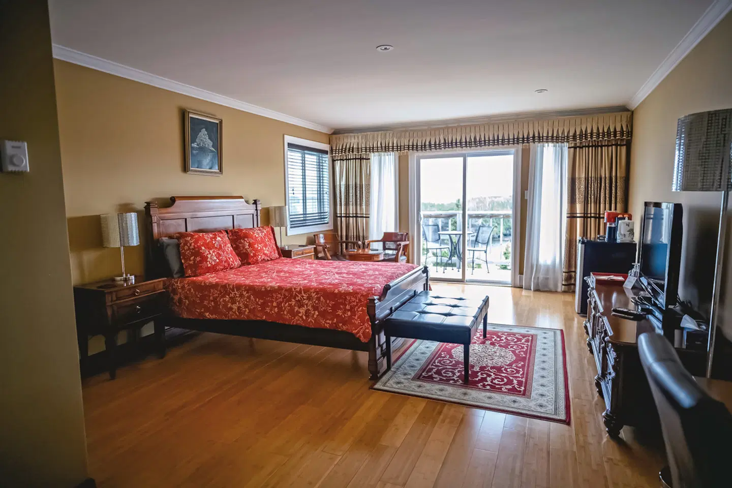 Happy Adventure Inn ROOM_EXAMPLE