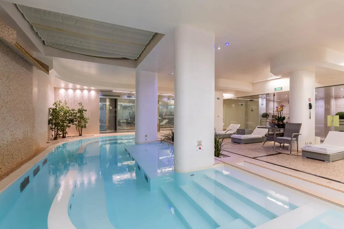 DoubleTree by Hilton Florence Metropole Hallenbad