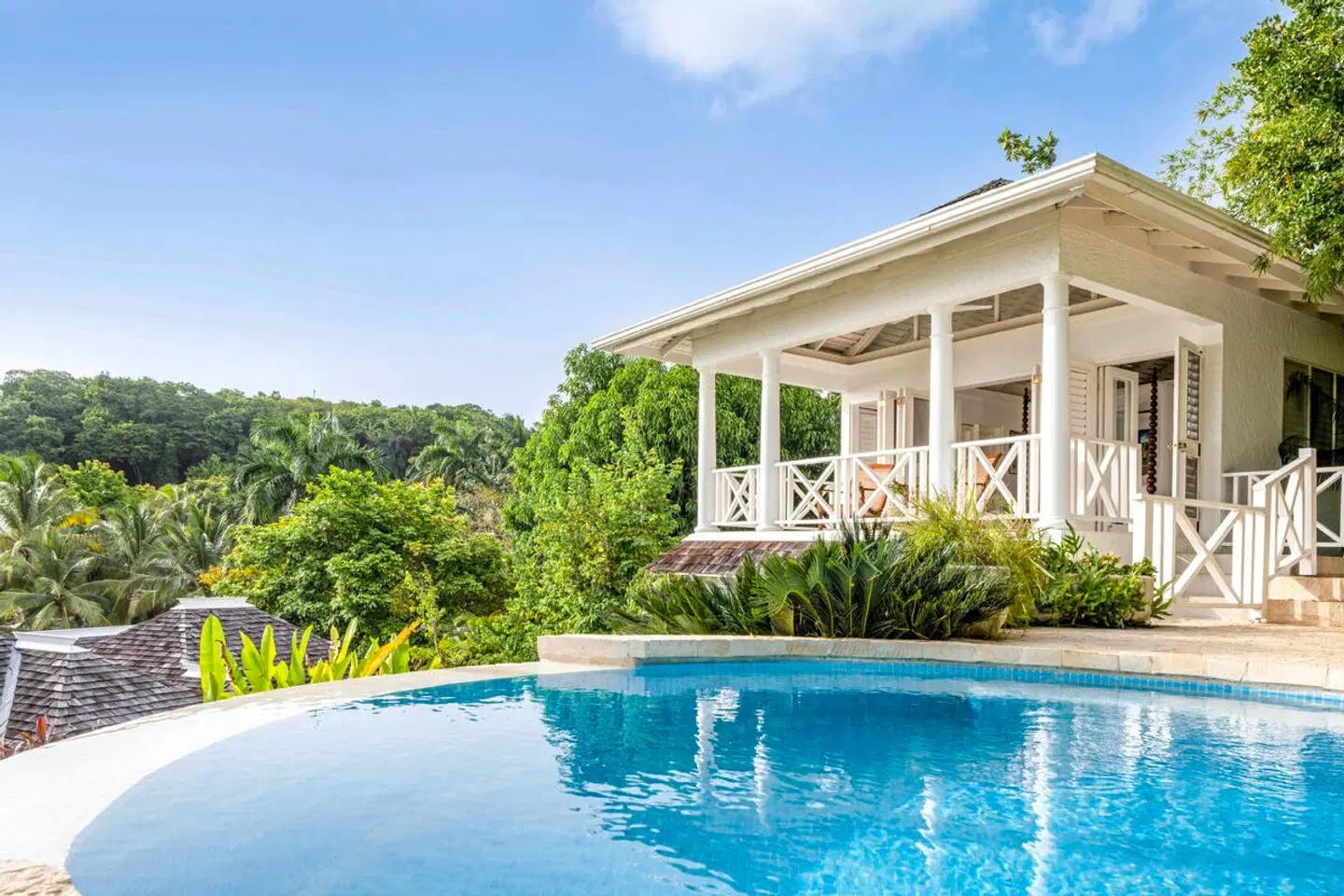 Round Hill Hotel and Villas OUTDOOR_POOL