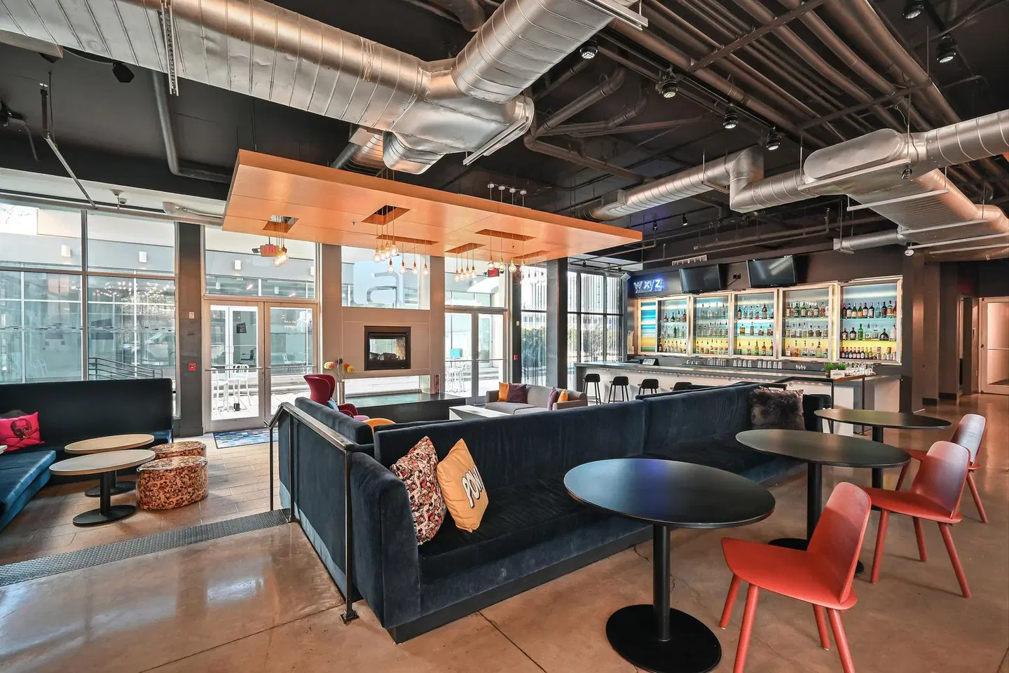 Aloft by Marriott Charleston Airport & Convention Center Bar