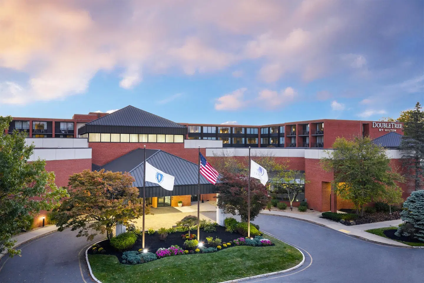 DoubleTree by Hilton Hotel Boston-Andover EXTERIOR