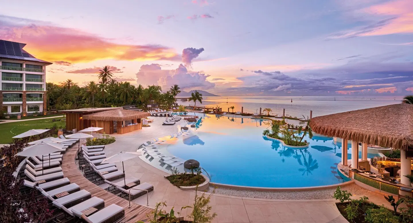 Hilton Tahiti Resort OUTDOOR_POOL