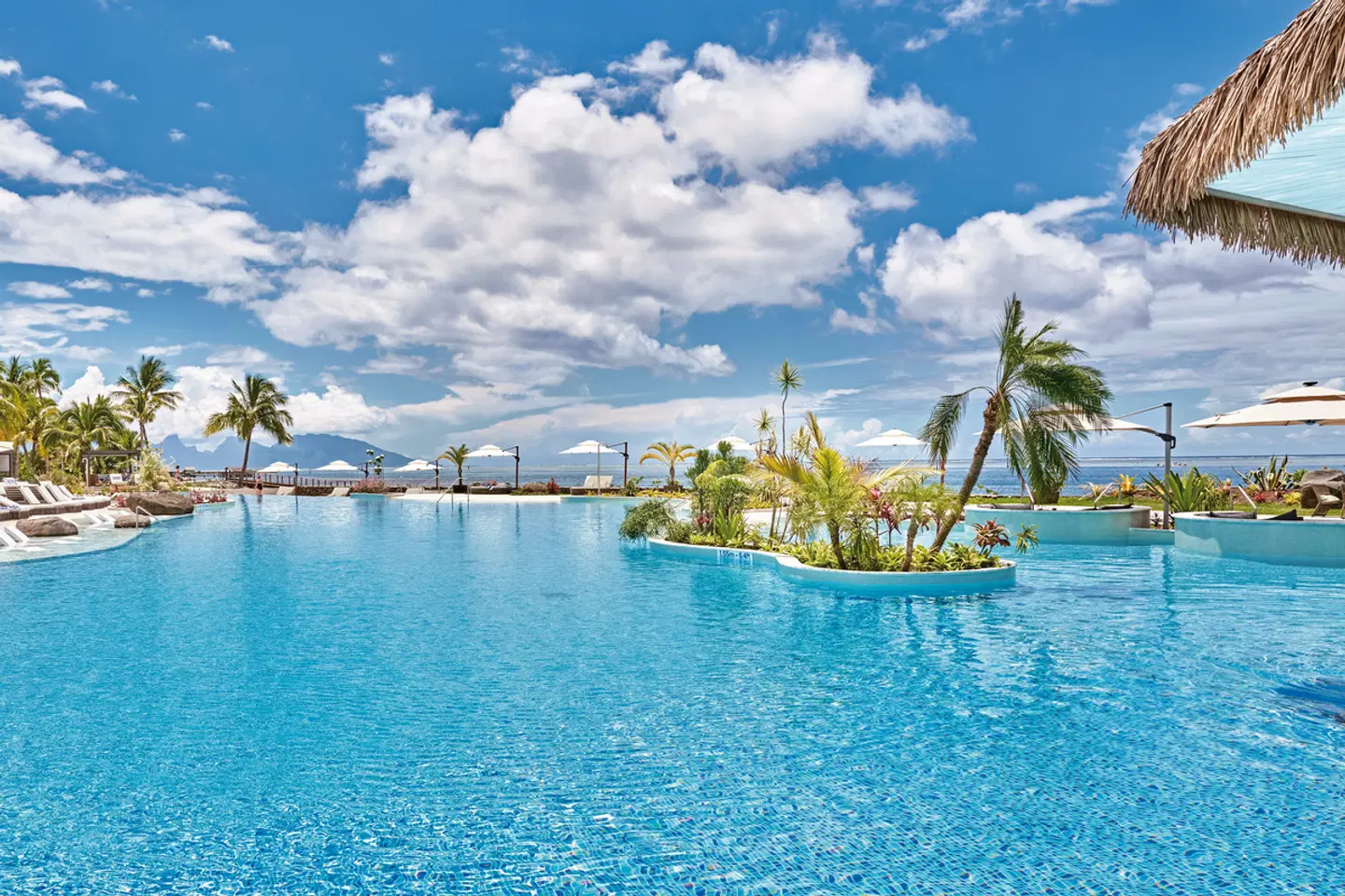 Hilton Tahiti Resort OUTDOOR_POOL