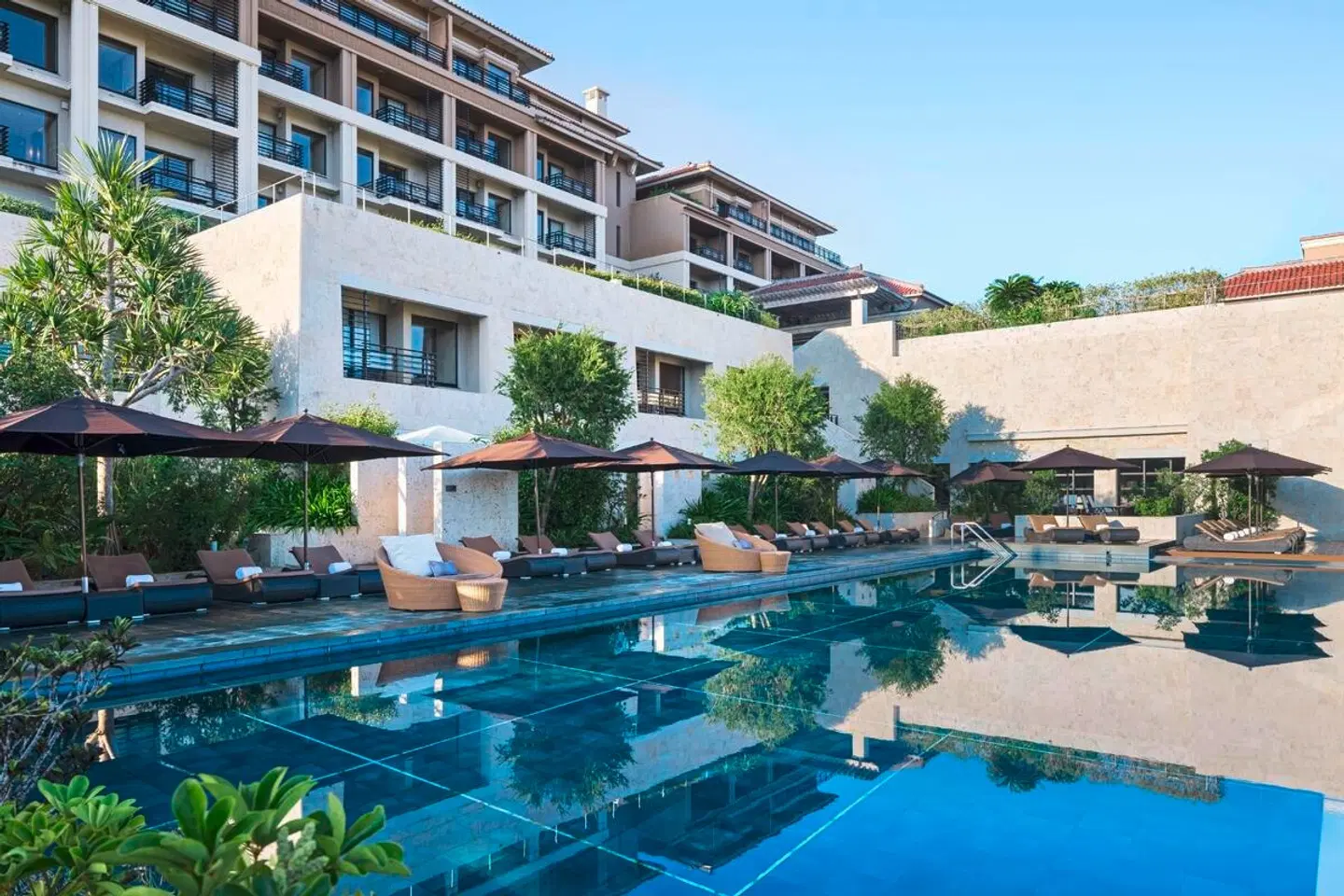 The Ritz-Carlton, Okinawa OUTDOOR_POOL