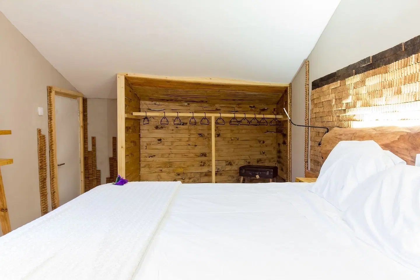 Feel At Home Guest House ROOM_EXAMPLE