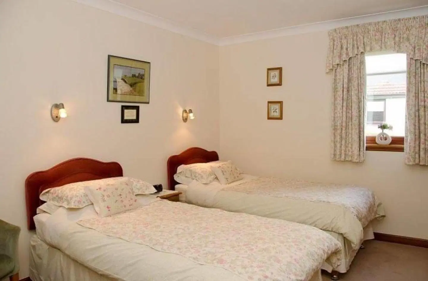 Ashcroft Farmhouse ROOM_EXAMPLE
