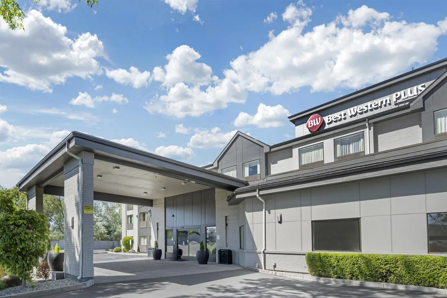 Best Western Plus Spokane North EXTERIOR