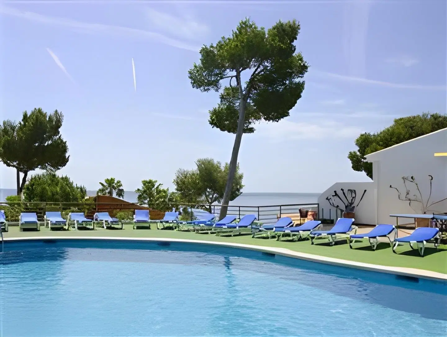 Ona Aucanada OUTDOOR_POOL