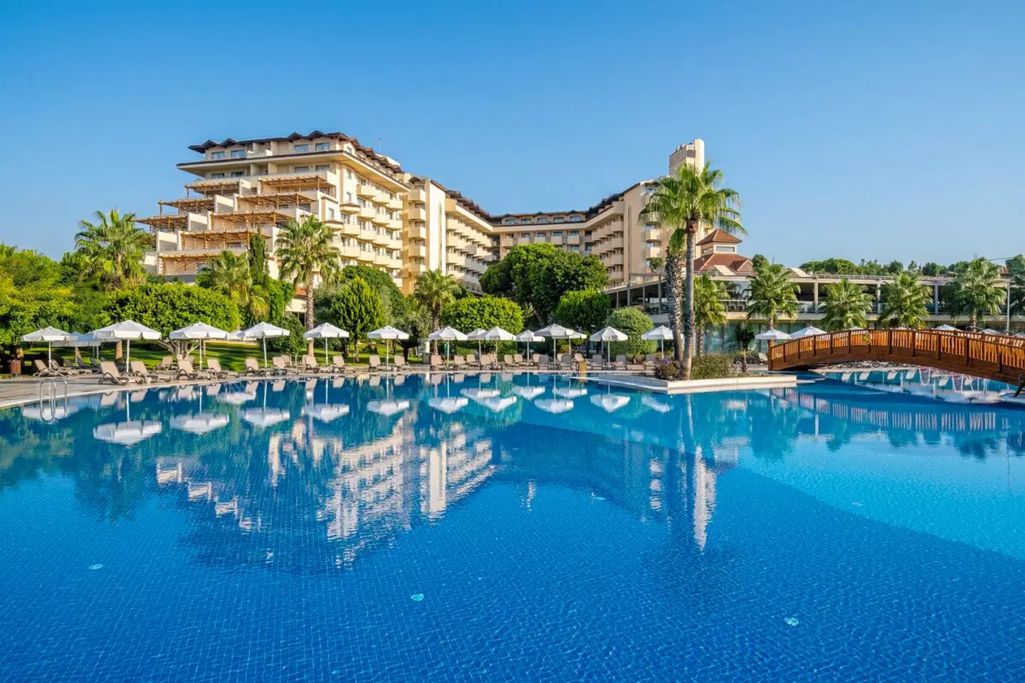 Bellis Deluxe Hotel EXTERIOR