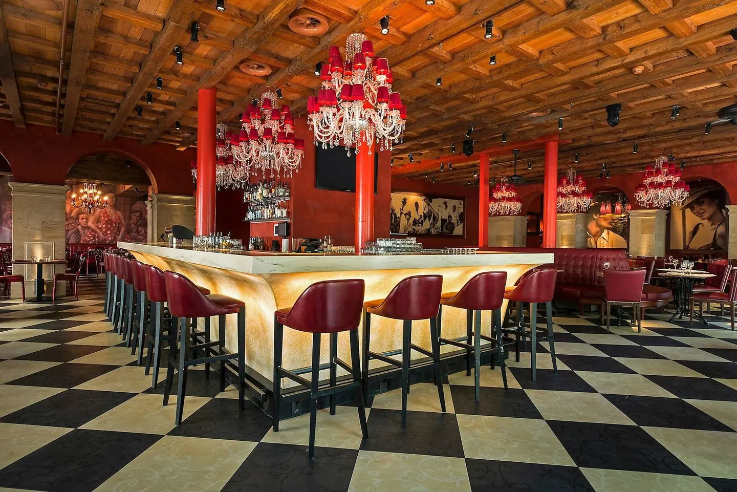 Renaissance Lucerne Hotel Bar