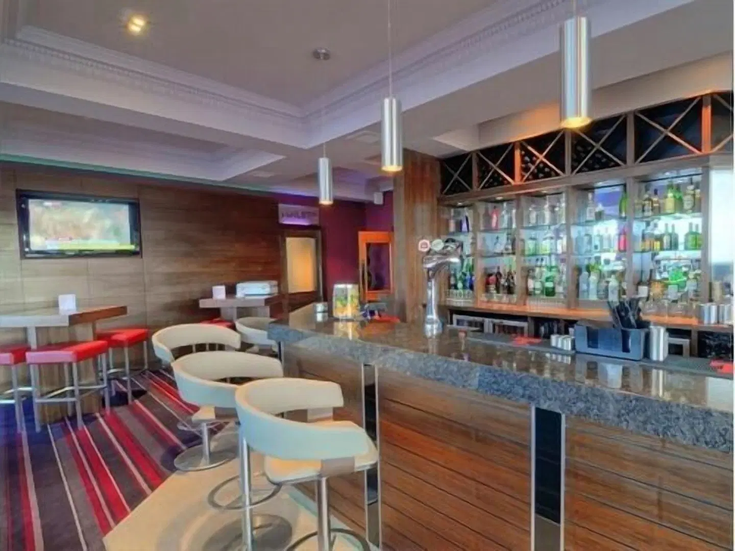 Horizon Bar