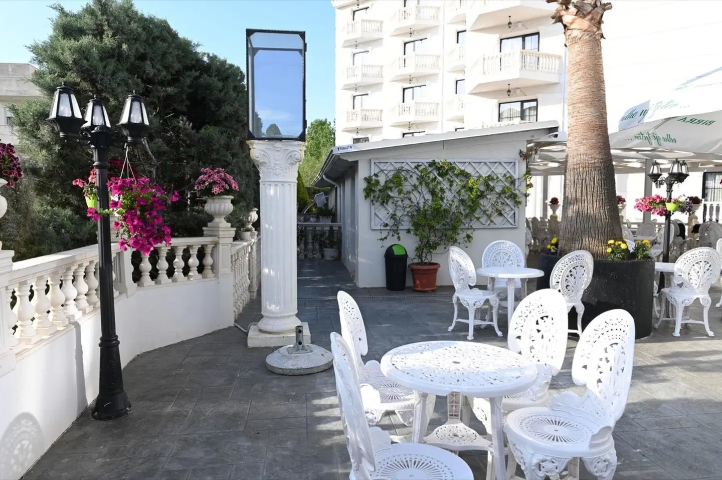 Onufri Hotel Terrasse